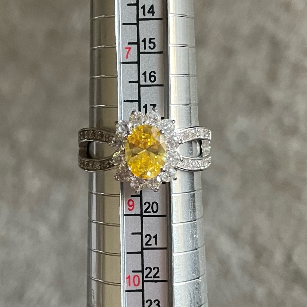 💛 2/$20 💛 Yellow Flower Ring
